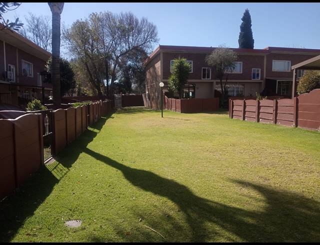 2 BEDROOM TOWNHOUSE FOR SALE IN WITFIELD